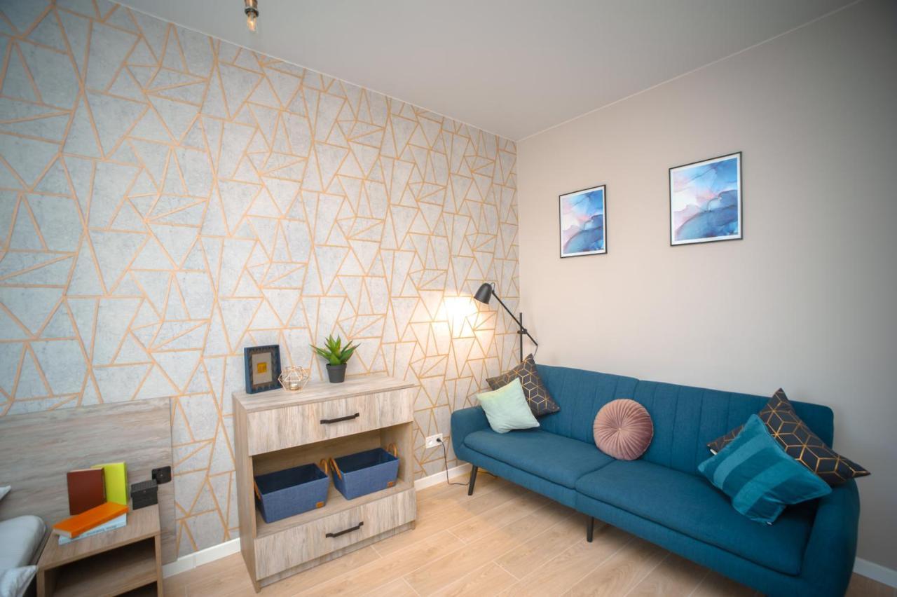 3 Bedroom, 2 Bathroom Apartment Near Forum Lviv Eksteriør bilde