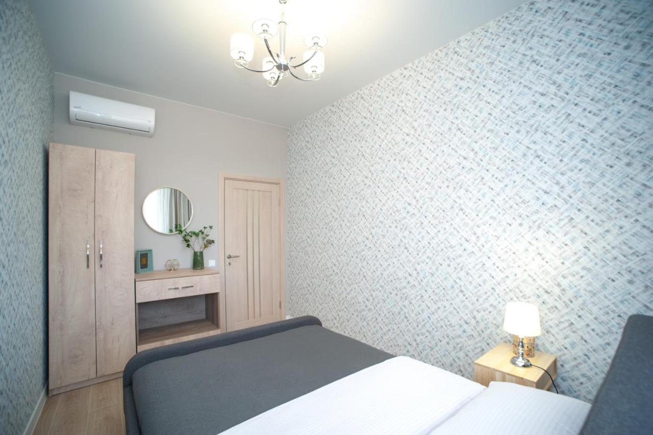 3 Bedroom, 2 Bathroom Apartment Near Forum Lviv Eksteriør bilde