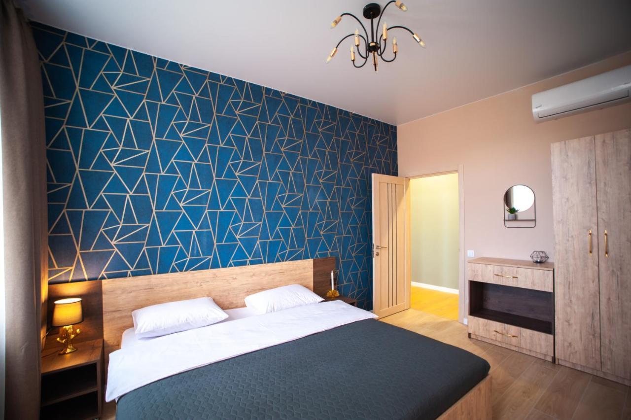 3 Bedroom, 2 Bathroom Apartment Near Forum Lviv Eksteriør bilde